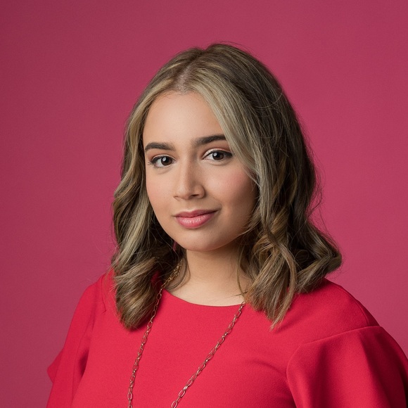 Meet your Posher, Alexandra - Picture 1 of 1